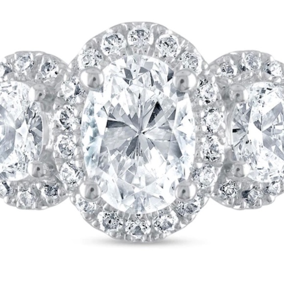 Vera Wang Wedding Ring - Picture 2 of 6